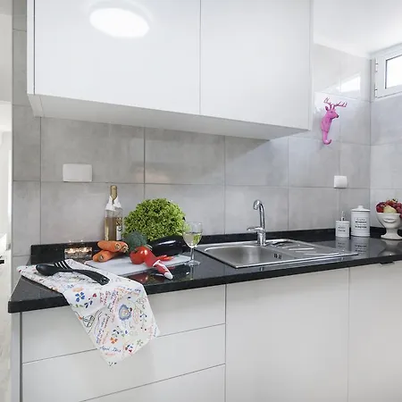 Apartment Double L - Alfama Sm